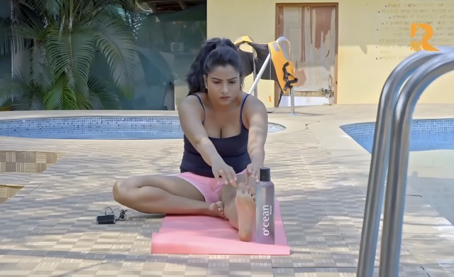 Padosan E01 – 2025 – Hindi Hot Web Series – Rioplus