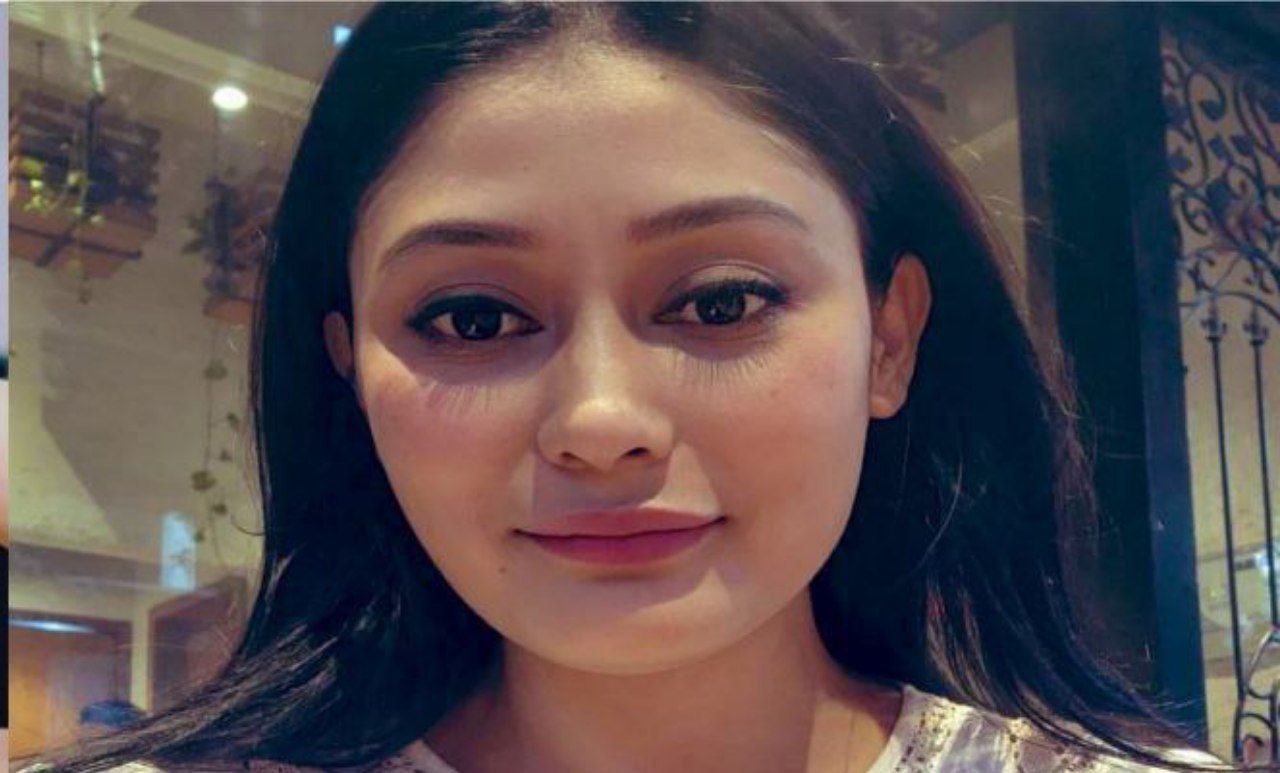 Godess hot model taking bath wet pssy closeup