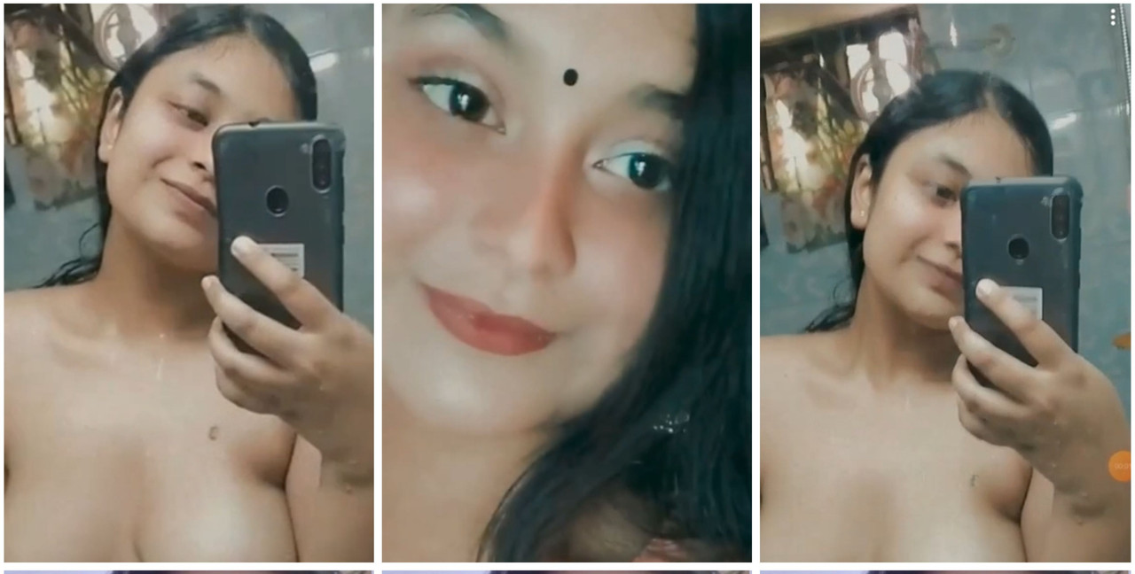 desi girl showing her boob and rubbing her big boobies