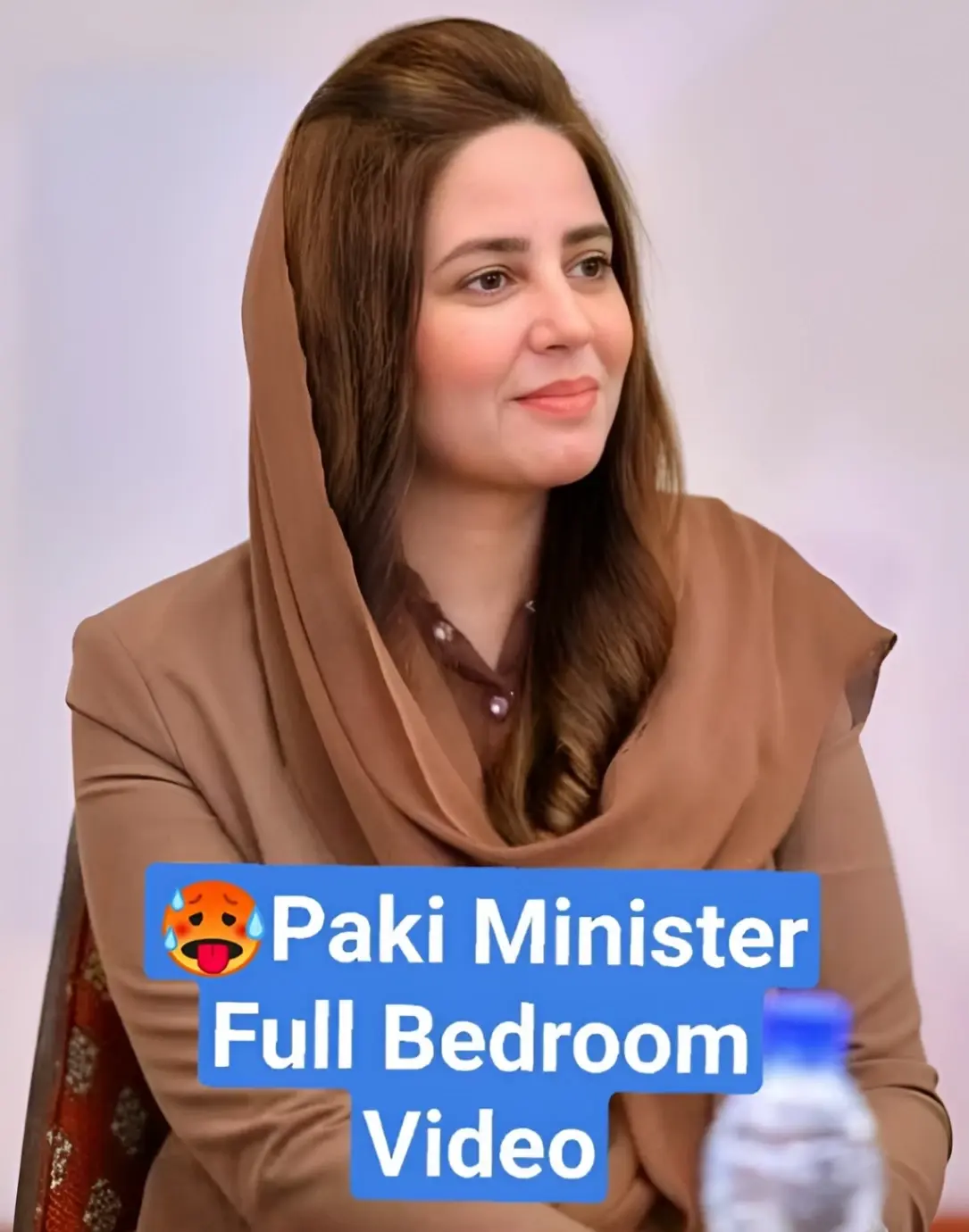 Pakistani Minister Zartaj Gul Caught Nude in Bedroom Viral Video Huge Tits and Ass Fully Exposed Fingering Herself MMS